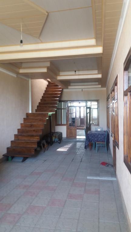 Be My Guest Hotel Osh Exterior foto
