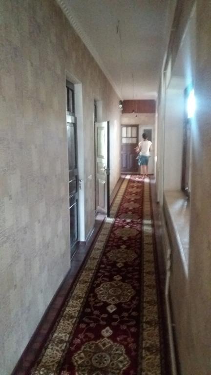 Be My Guest Hotel Osh Exterior foto